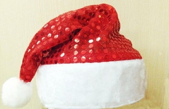 Personifizierter Plüsch spielt Tanzen-Weihnachtshut mit Gold Podwer, Rot/Blau
